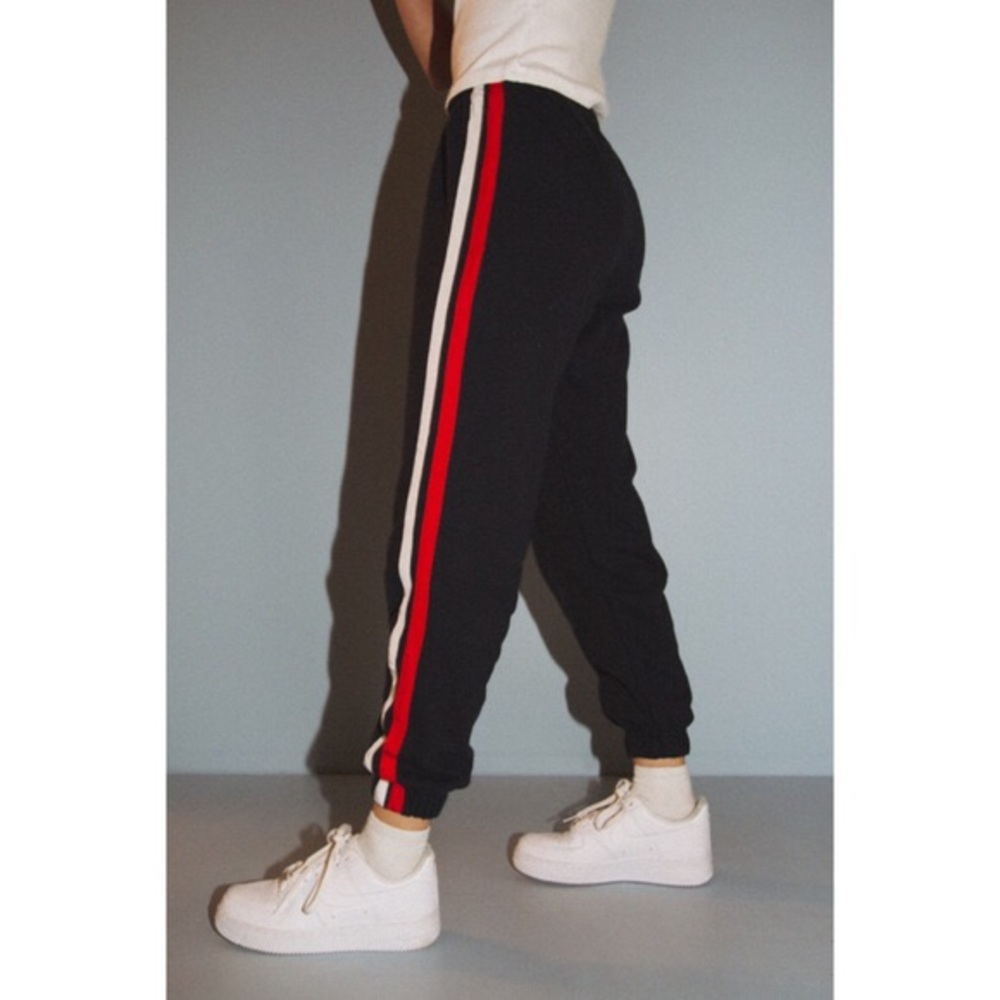 SOLD!!☆ brandy melville/john galt zari sweatpants